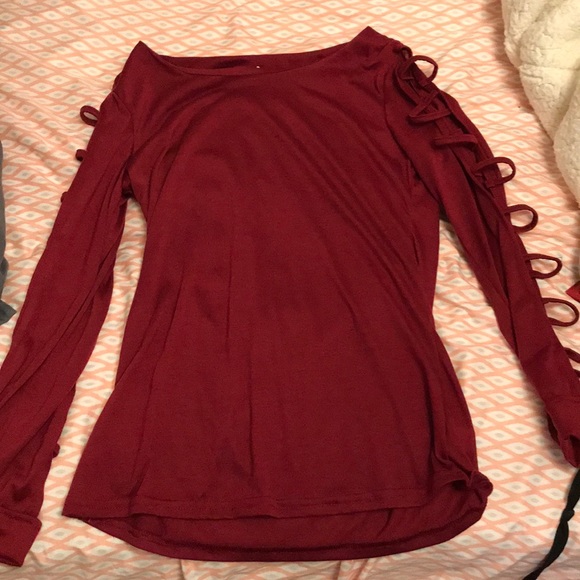 Maroon medium T-shirt with slit sleeves - Picture 1 of 2